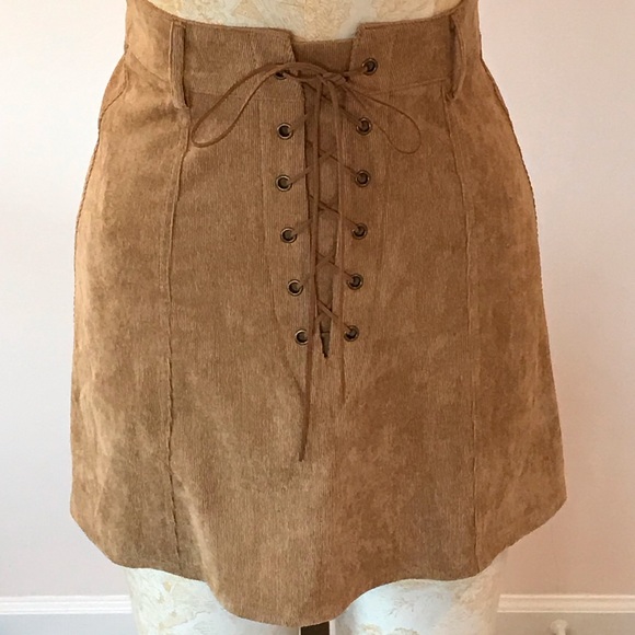 NWT LF One Way Tan Corduroy High Waist Mini 26” waist - Picture 2 of 8